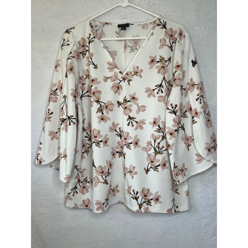 Ann Taylor Factory Floral V-Neck Blouse XL White Pink Tulip Split Sleeve Top - Picture 2 of 6